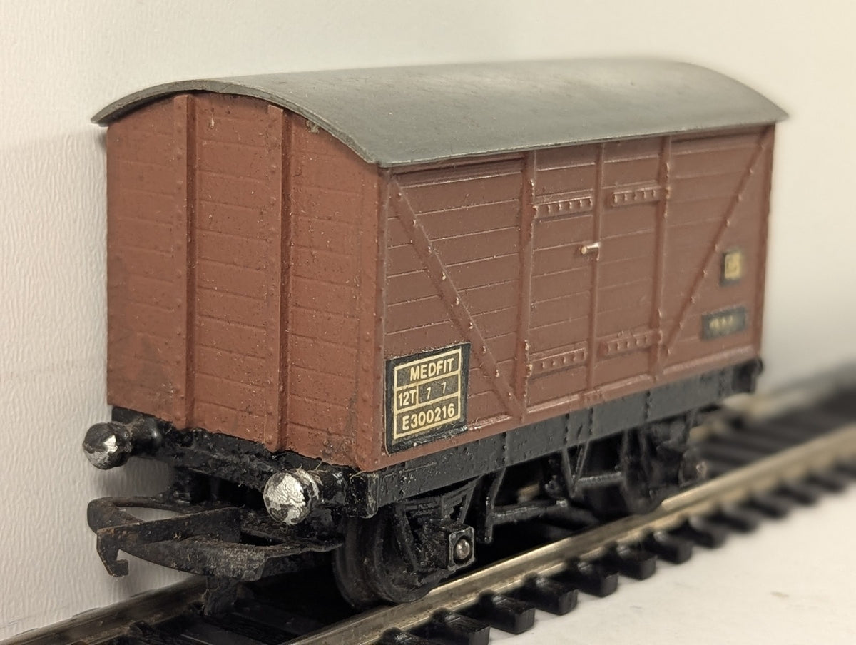 Tri-ang OO Gauge BR 12T Covered Goods Van Goods Wagon E300216 BR Bauxite R11