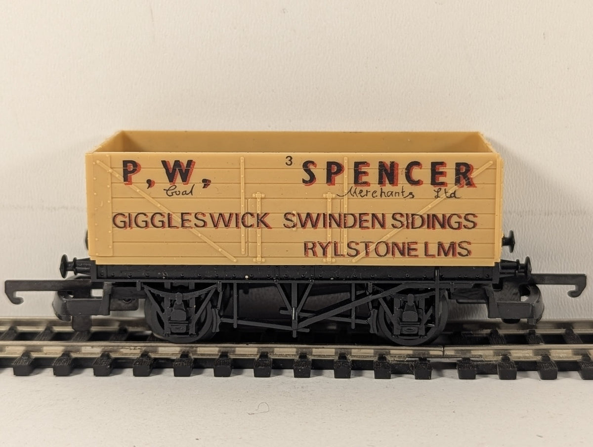 Lima OO Gauge P.W. Spencer 5-Plank Open Wagon Goods Wagon 3 P.W. Spencer Yellow