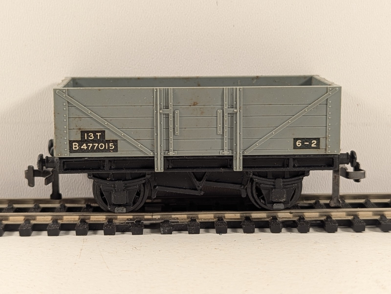 Hornby Dublo 32074 OO Gauge SD6 Grey BR 13-Ton Standard Wagon - Boxed