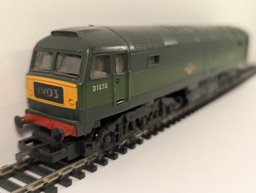 Hornby OO Gauge Class 47 Locomotive D1670 BR Two-Tone Green R328