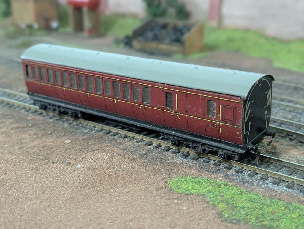 Hornby Dublo 4022 OO Gauge BR Mk1 Suburban Brake 2nd Maroon