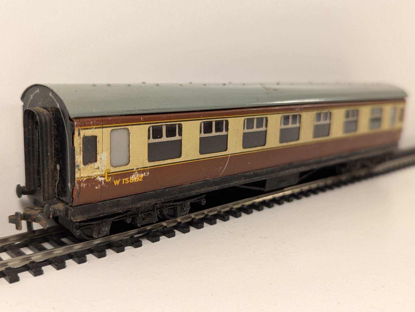 Hornby Dublo OO Gauge BR Mk1 1st Class Corridor Coach