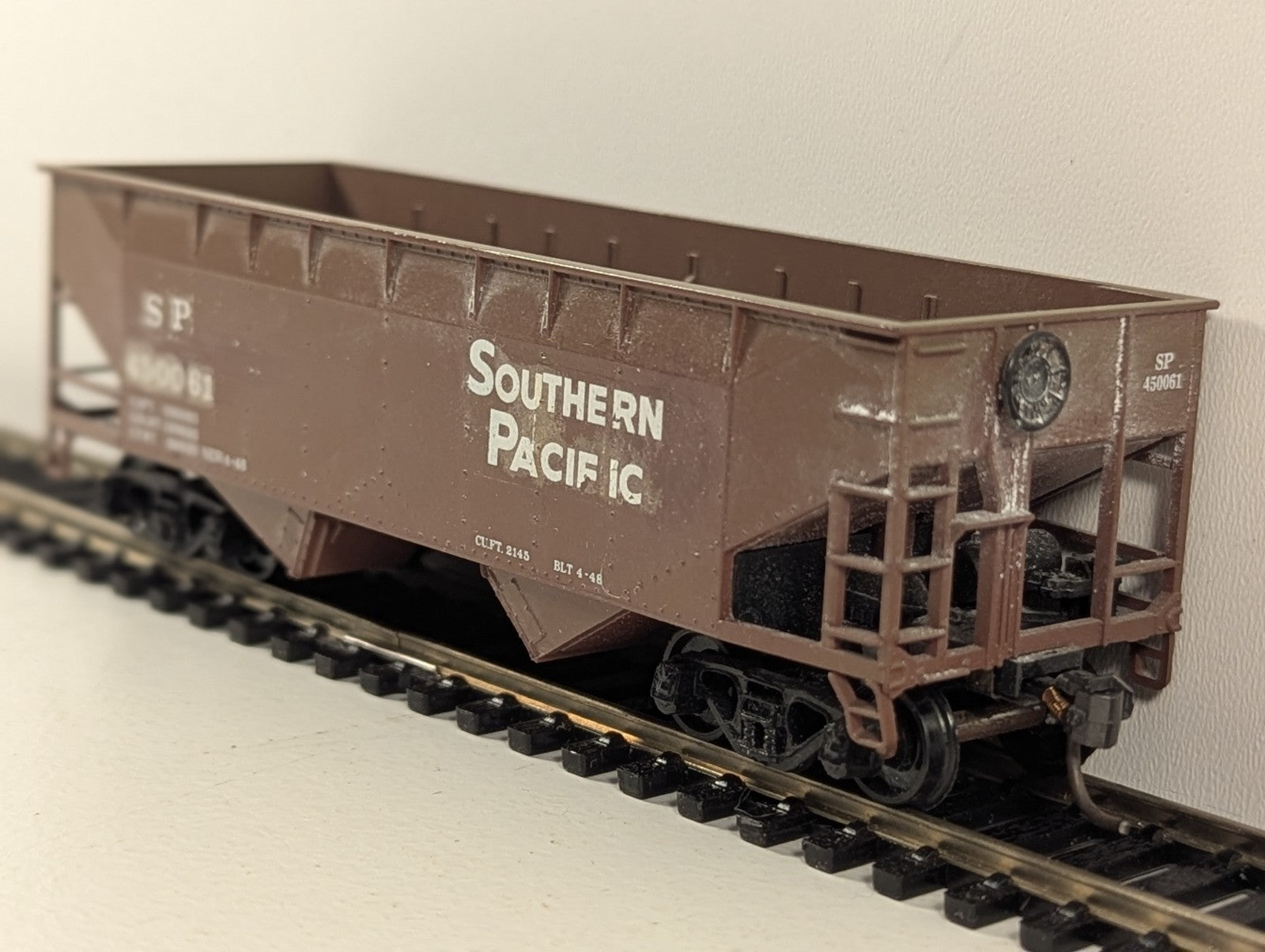 Athearn Southern Pacific 70-Ton Triple Hopper Car