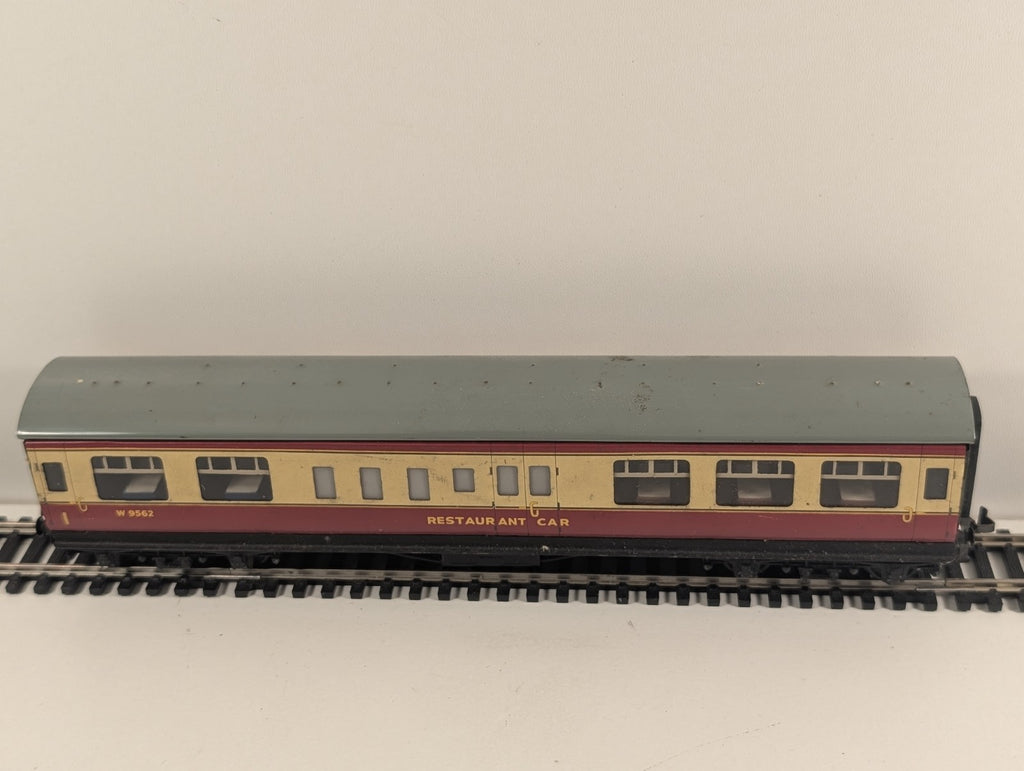Hornby Dublo 4048 BR Mk1 Restaurant Composite Coach W9562
