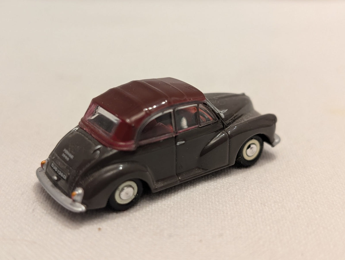 Oxford Diecast 1:76 Scale / OO Gauge Morris Minor 1000 Convertible