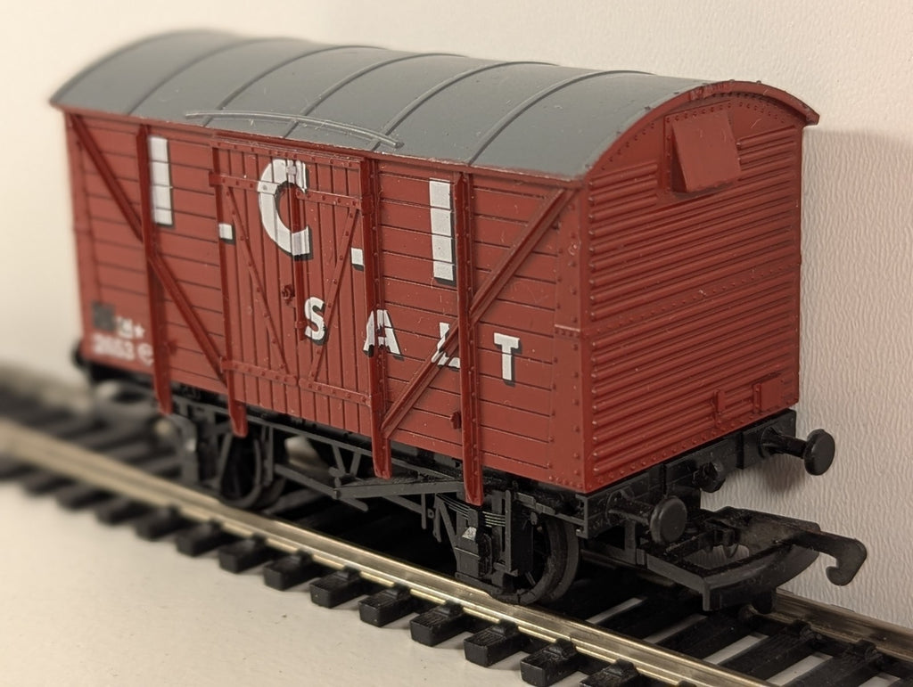Dapol 10-Ton Ventilated Salt Wagon – “I.C.I. Salt” – 2653 OO Gauge