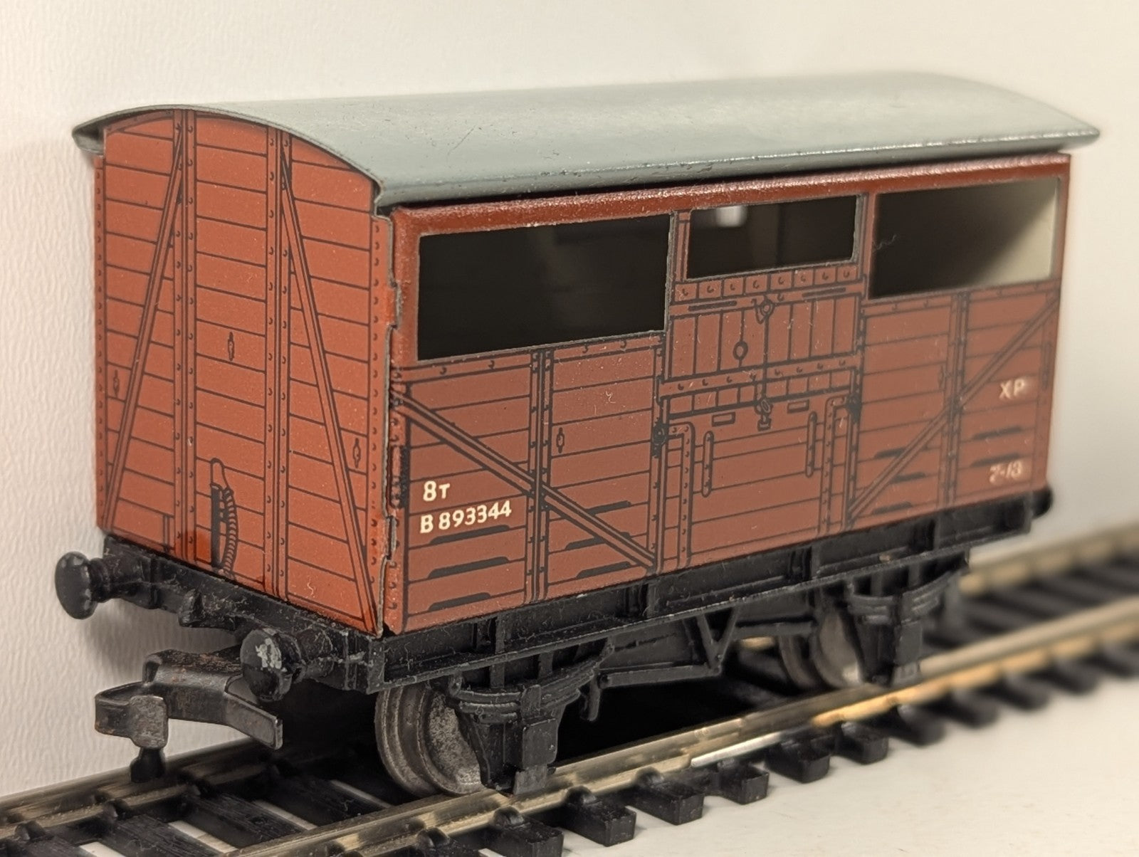 Hornby Dublo 32020 BR 8-Ton Cattle Wagon Brown