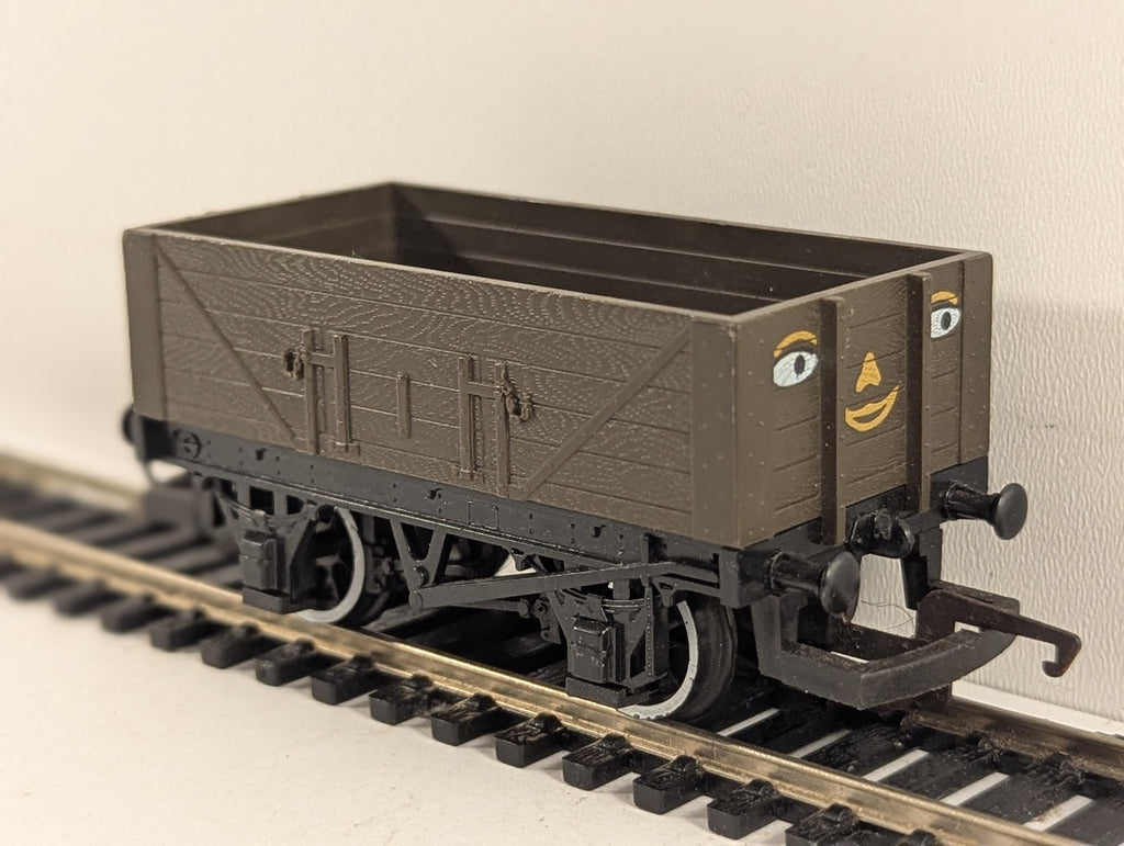 Hornby OO Gauge Troublesome Truck Open Wagon Thomas and Friends