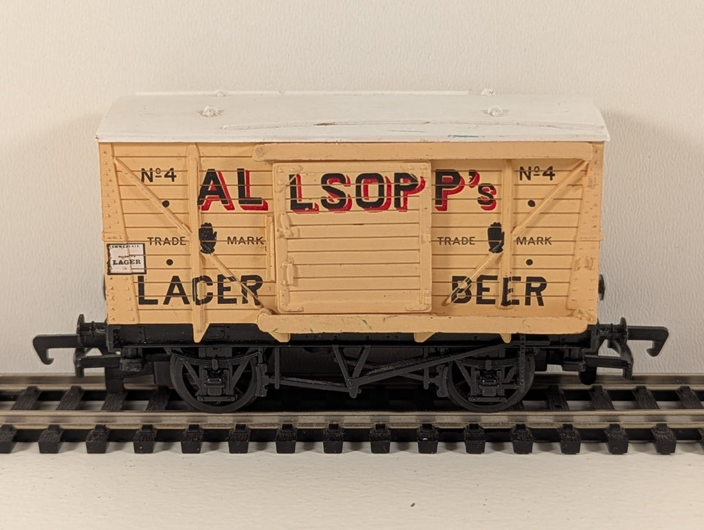 Hornby OO Gauge LMS 20T Brake Van 730386