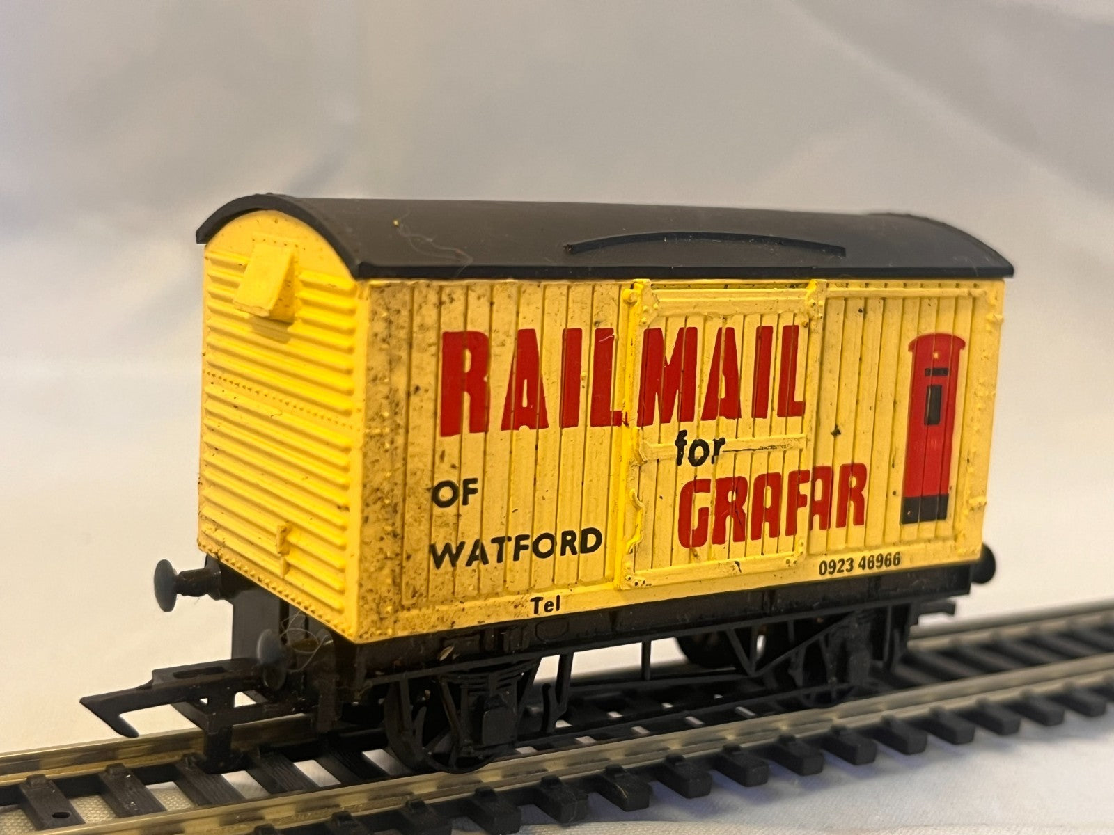 Graham Farish OO Gauge RailMail for Grafar Box Van