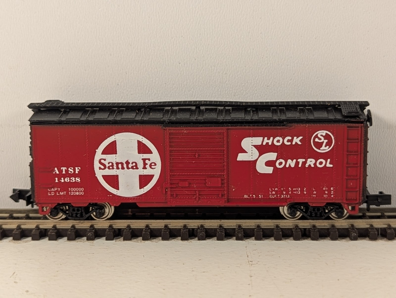 Con-Cor 0001-01801A N Gauge Santa Fe Steel Boxcar - Boxed