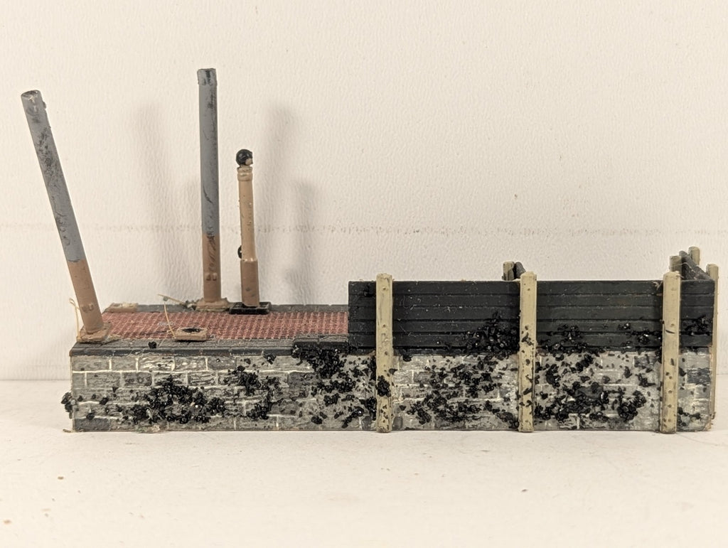 Kit-built OO Gauge Canal Coaling Wharf with Water Crane Scenic & Buildings