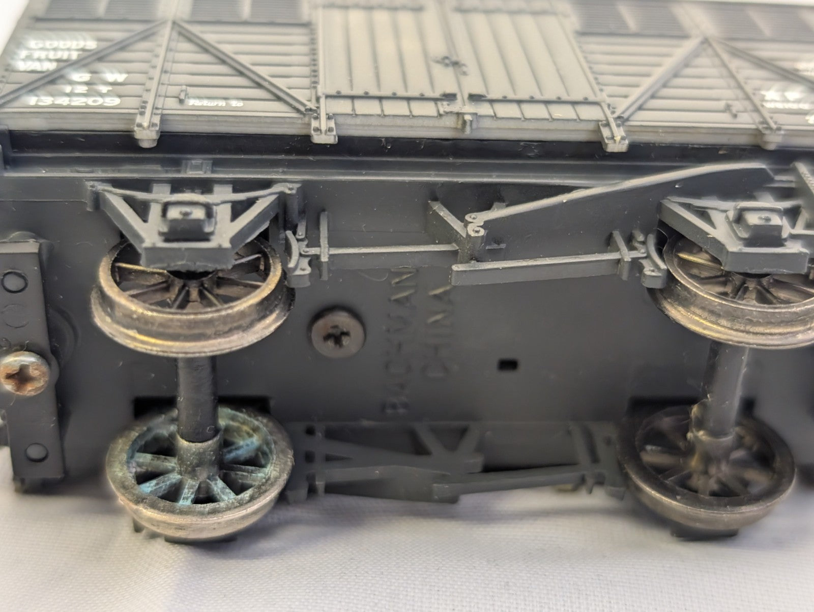 Bachmann 37-751E GWR 12 Ton Fruit Van Black