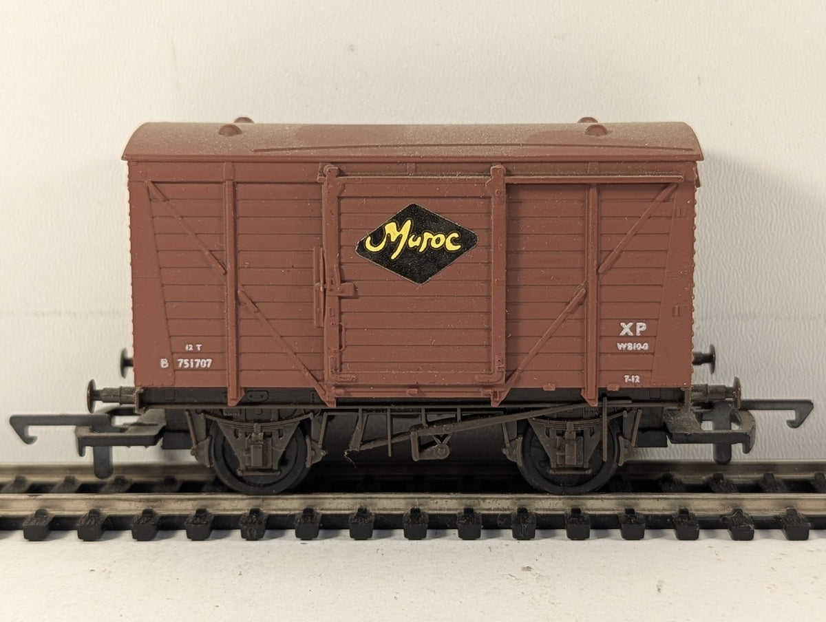 Airfix OO Gauge 12T Ventilated Van 'Muroc' Goods Wagon B751707