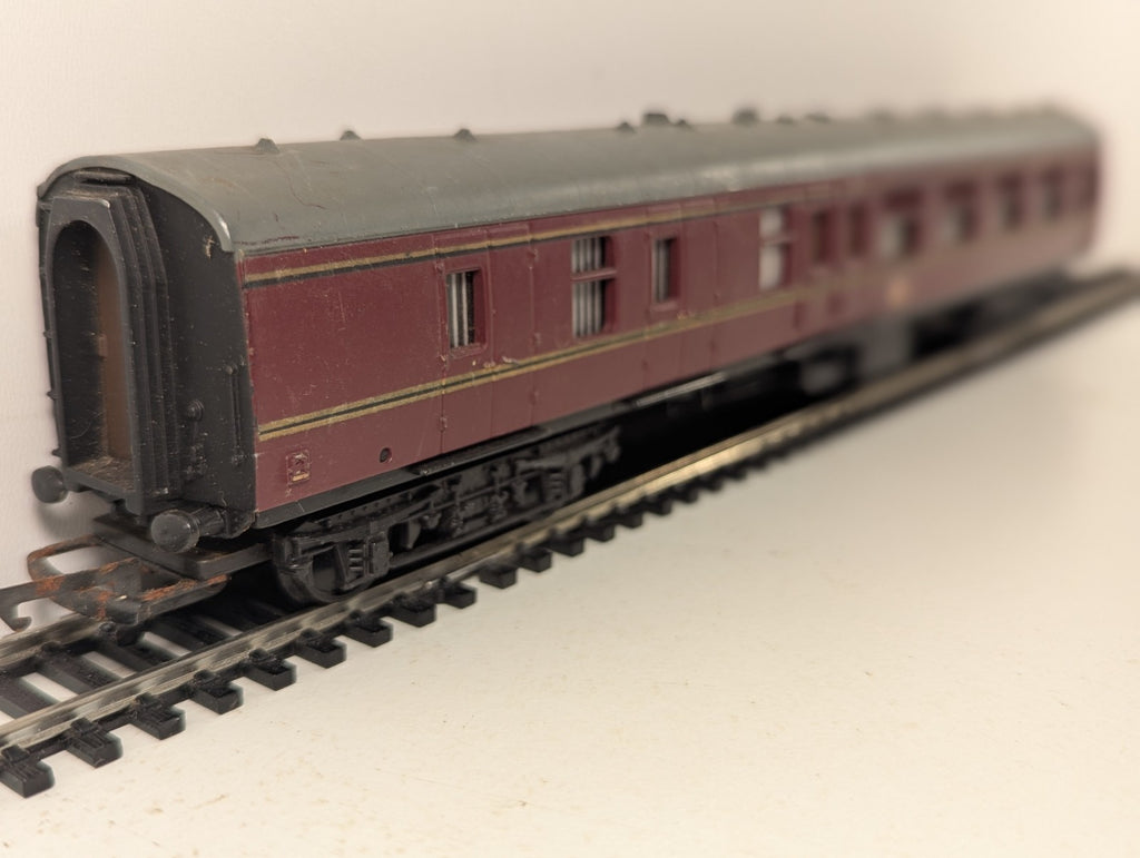 Mainline OO Gauge BR Mk1 BSK Brake Second Corridor Passenger Coach