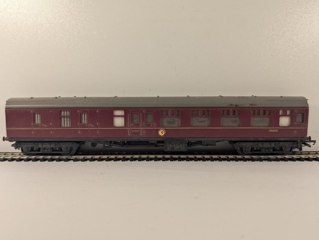 Tri-ang OO Gauge BR Mk1 Brake Second Corridor Coach Passenger Coach 35024