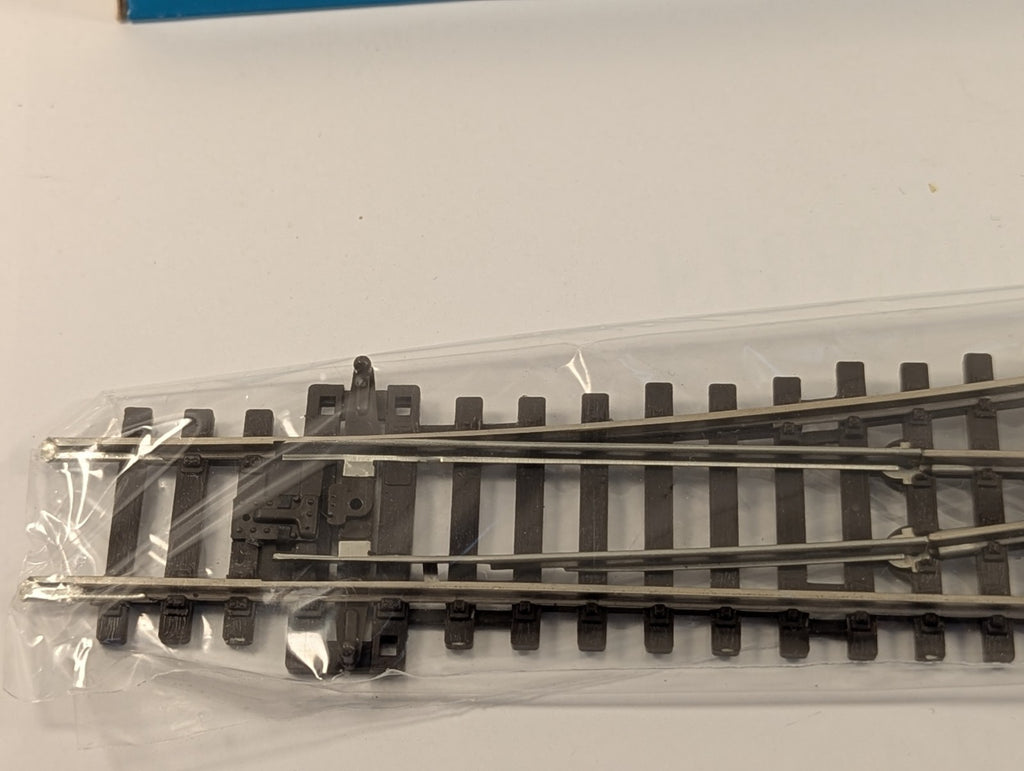 PECO SL92X OO/HO Small Radius Left Turnout Point