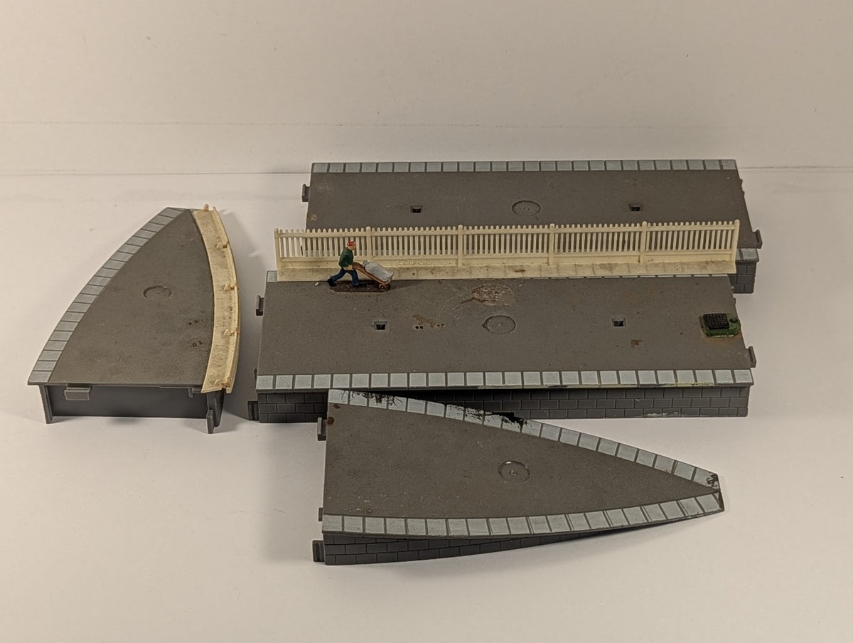 Hornby OO Gauge Station Platform Sections Grey & Brick