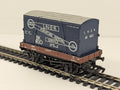 Mainline OO Gauge LNER Lowfit Wagon with LNER Furniture Removal Container