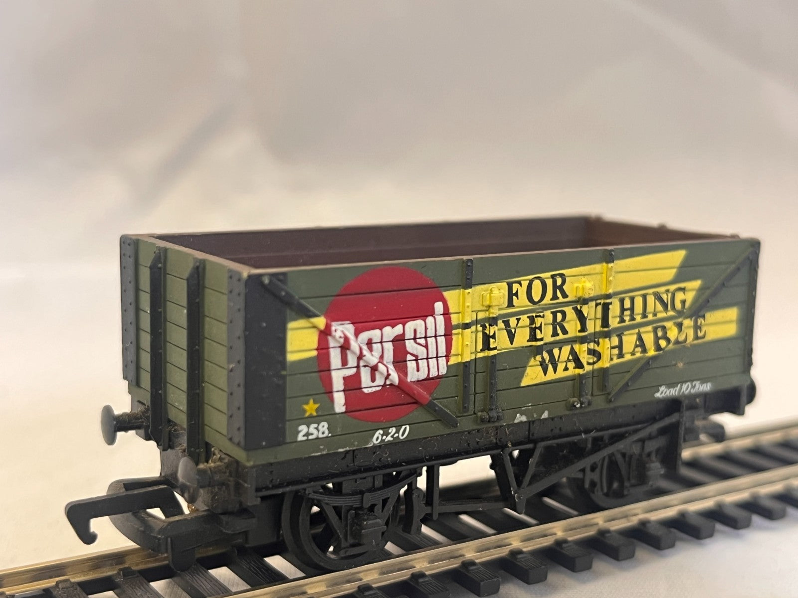 Mainline Railways OO Gauge Persil 7 Plank Wagon
