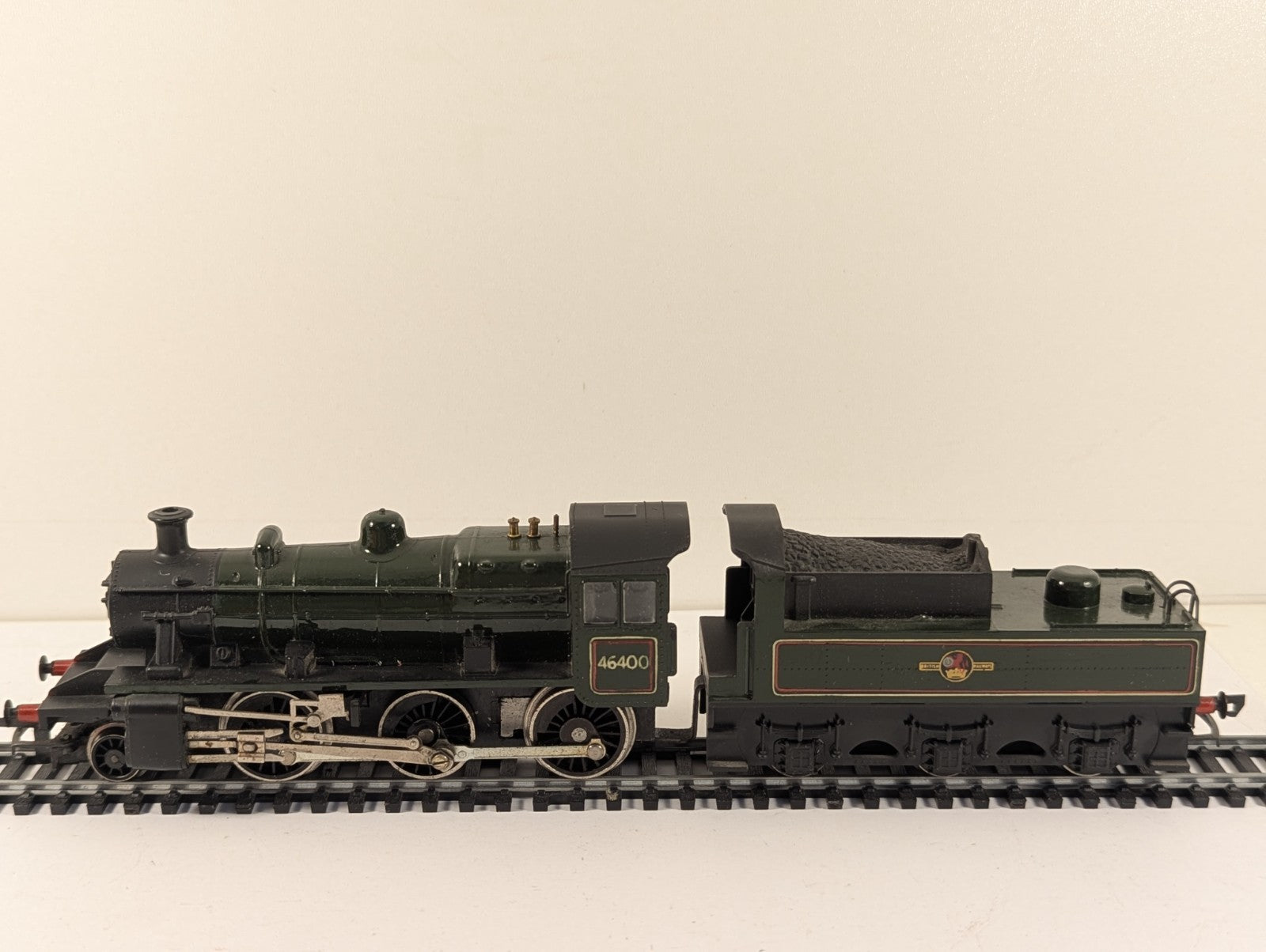 Hornby Railways OO Gauge Ivatt Class 2 2-6-0 Poor Runner Boxed