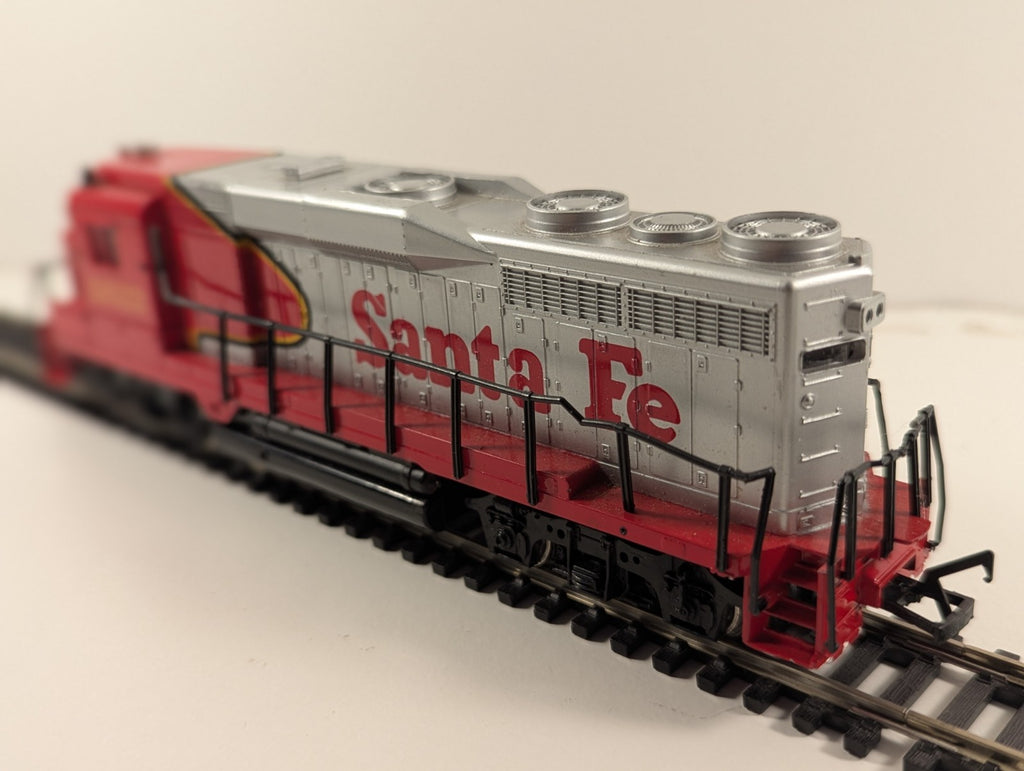 Bachmann HO Scale GP30 Diesel – Santa Fe No. 5622