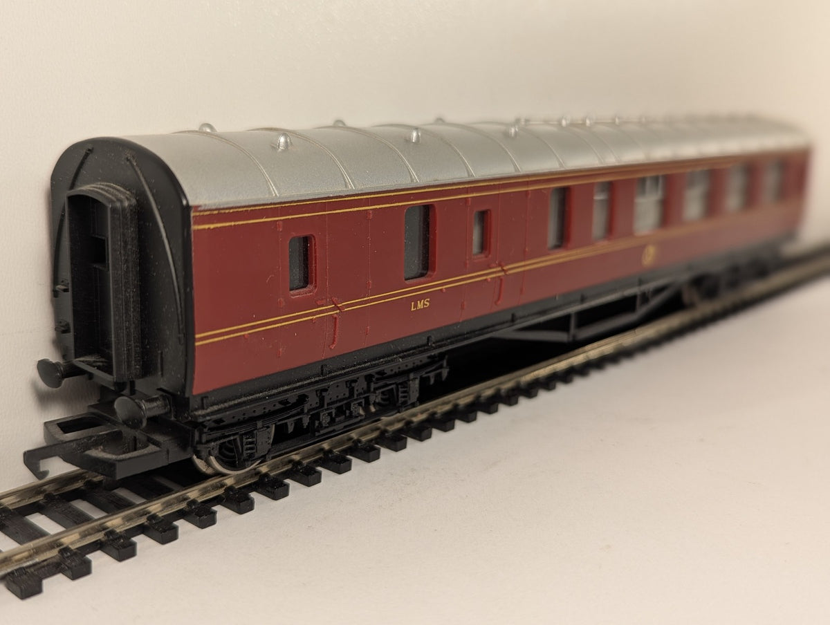 Hornby OO Gauge LMS 57' Brake 3rd Coach Passenger Coach 5644 LMS Crimson Lake