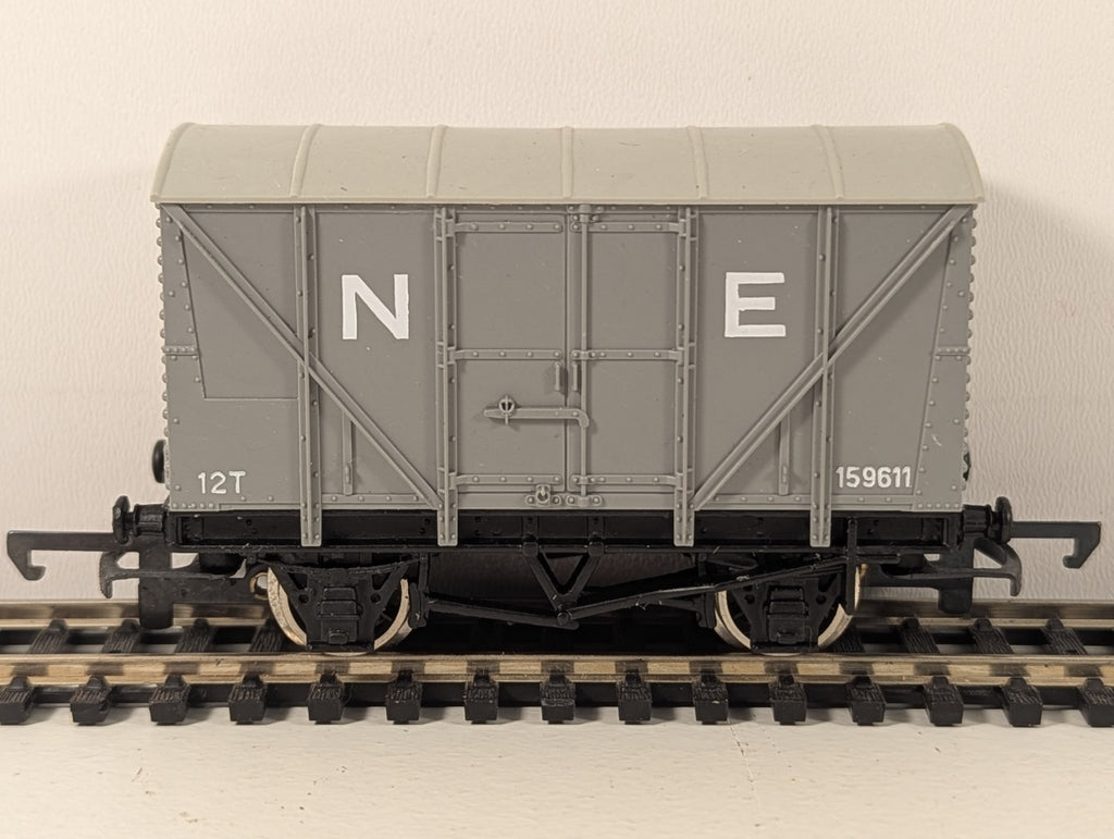 Wrenn OO Gauge W5028 Banana Van N.E. 159611