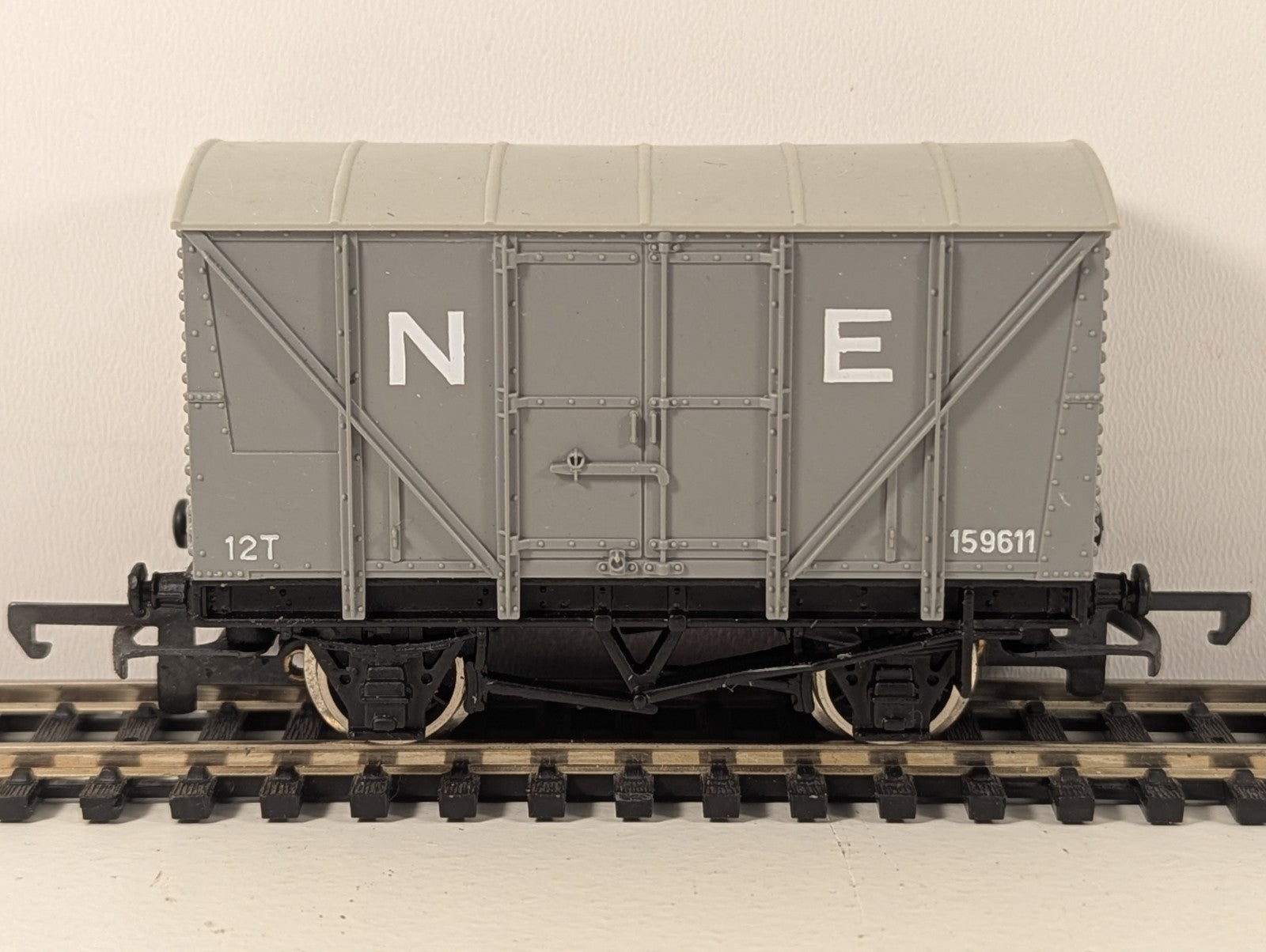 Wrenn OO Gauge W5028 Banana Van N.E. 159611