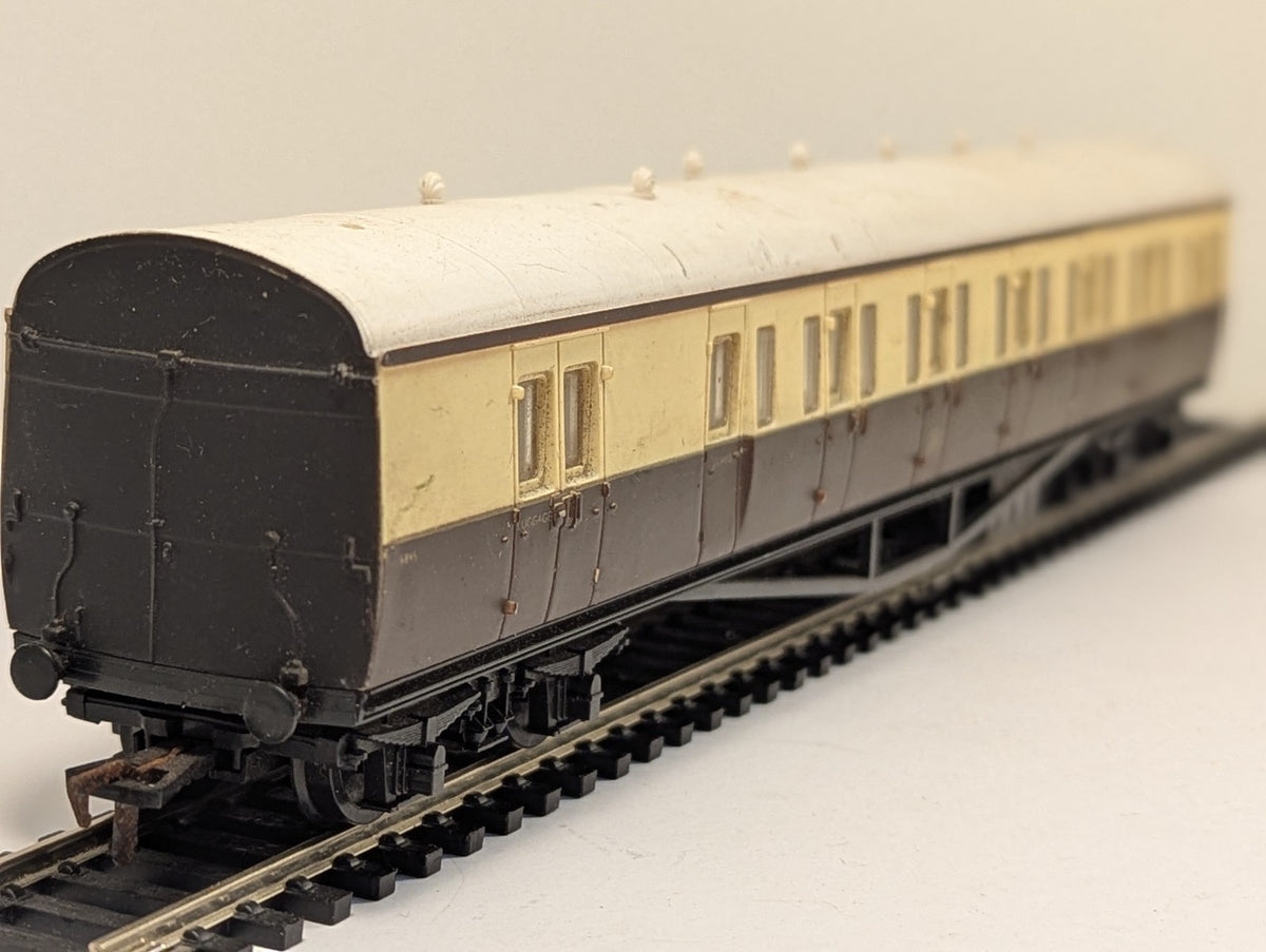 Airfix OO Gauge GWR Suburban Brake Coach (54250-0)
