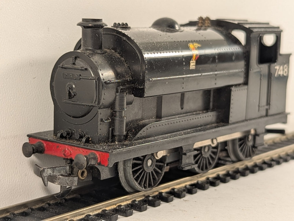 Tri-ang OO Gauge 0-6-0 Saddle Tank Steam Locomotive 748 BR Black R153