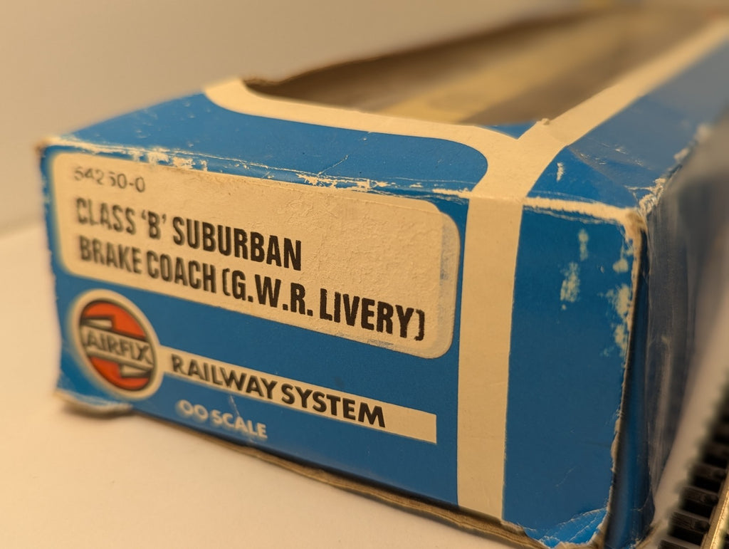 Airfix OO Gauge GWR Suburban Brake Coach (54250-0)