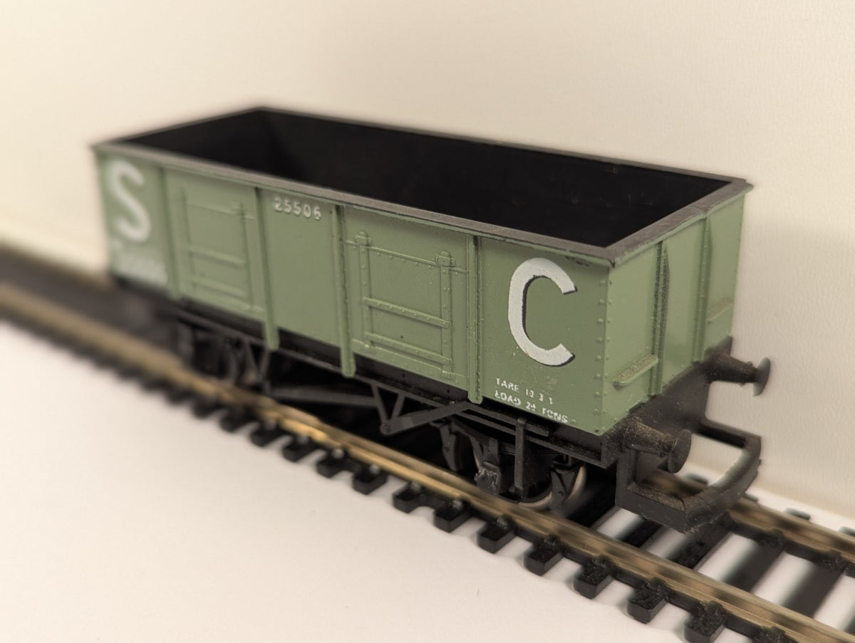 Hornby R730 OO gauge 21T steel mineral wagon Stephenson & Clarke pale green