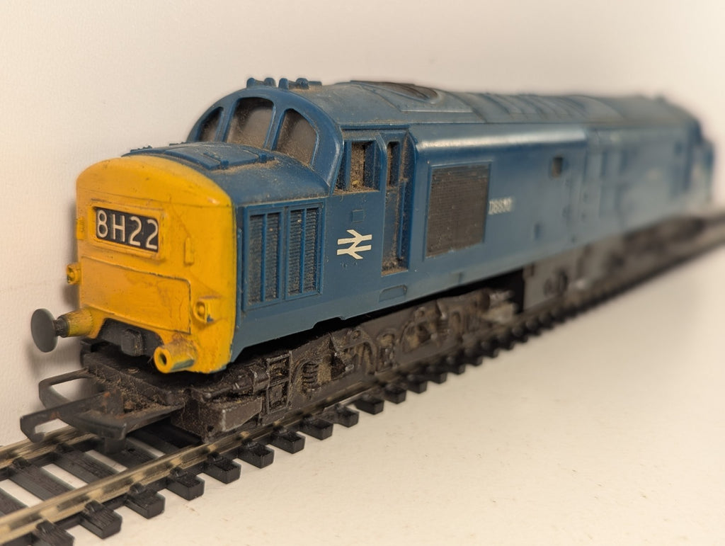 Hornby  R751 Class 37 Diesel Locomotive D6830 BR Blue