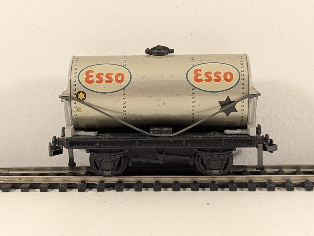 Hornby Dublo 32081 OO Gauge D1 ESSO Petrol Tank Wagon - Boxed