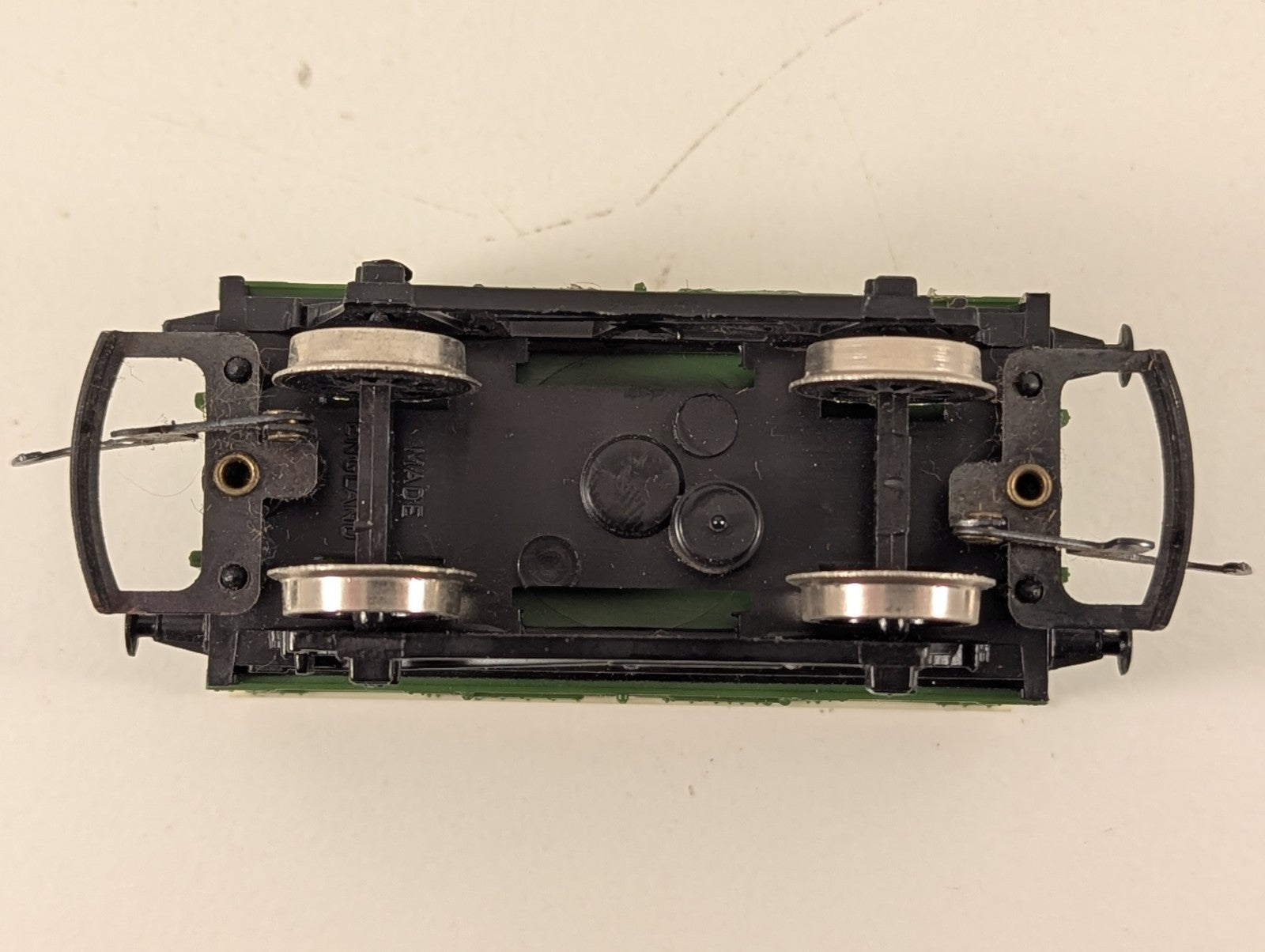 Hornby OO Gauge Prime Pork Closed Van (Warped Roof)