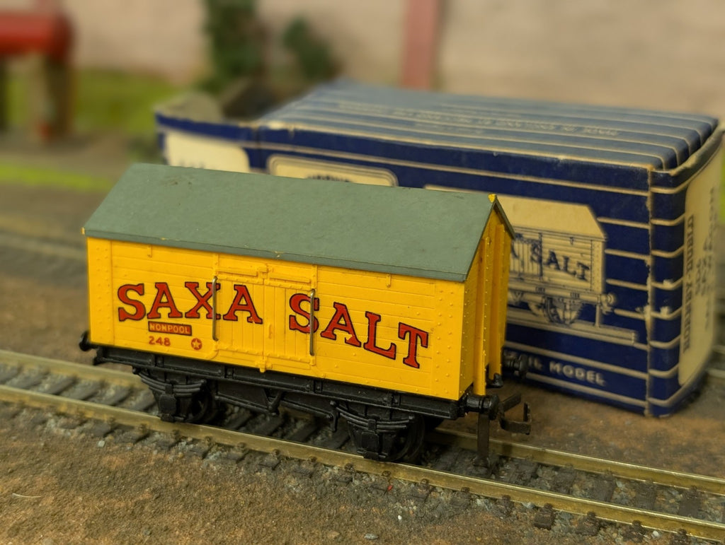 Hornby Dublo 32068 OO Gauge SD6 Saxa Salt Box Van Boxed