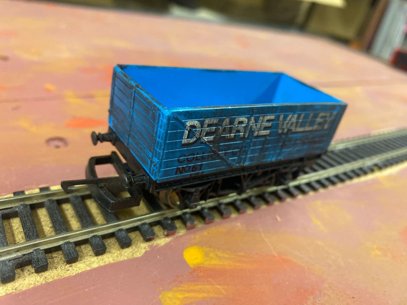 Lima OO Gauge Dearne Valley 7 Plank Wagon