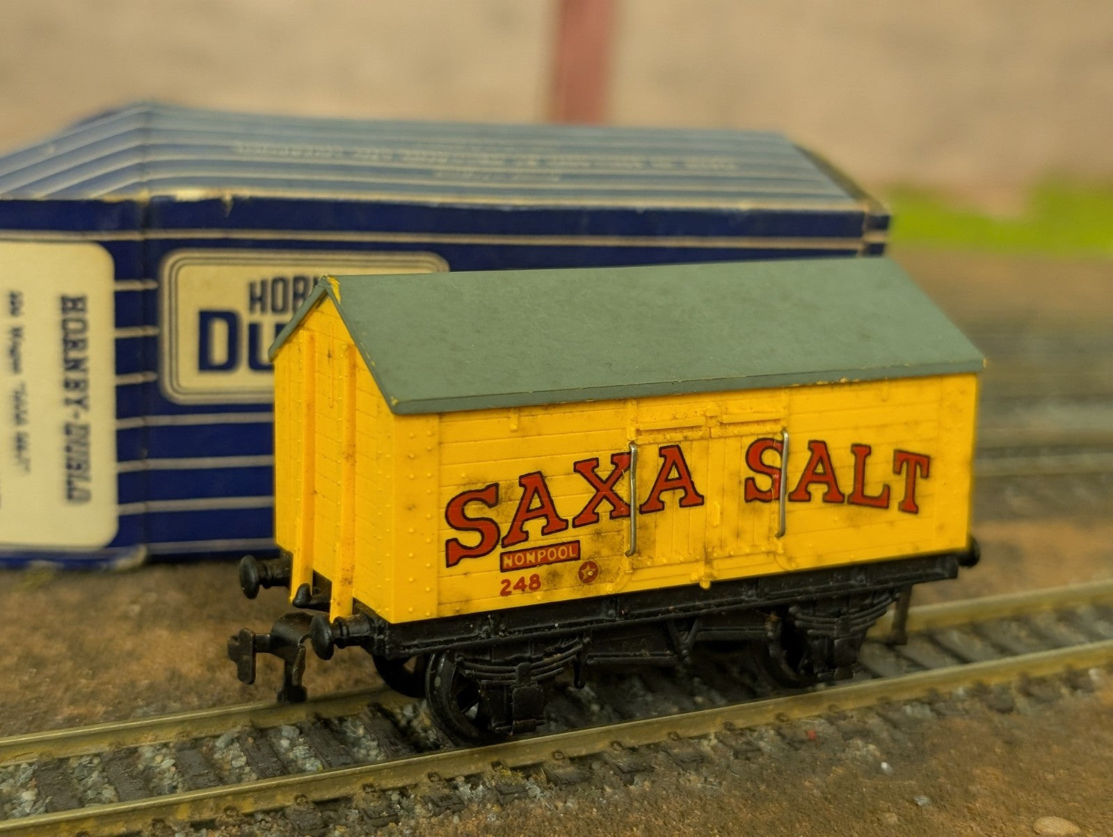 Hornby Dublo 32068 OO Gauge SD6 Saxa Salt Box Van Boxed
