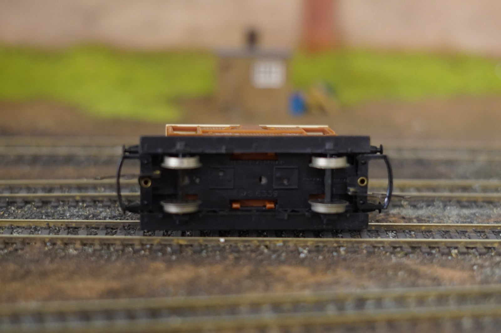 Hornby OO Gauge BR Brown 20 Ton Brake Van