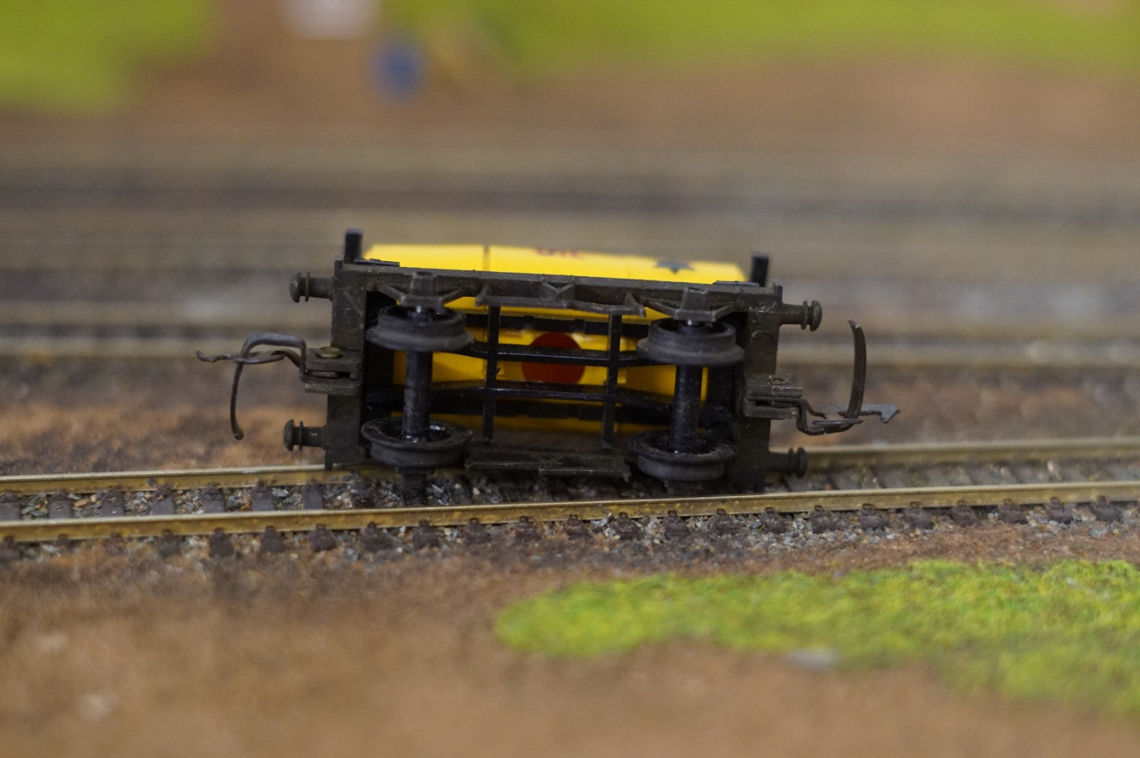 Tri-ang Hornby R211 OO Gauge BR Shell Lubricating Oil Tank Wagon Boxed