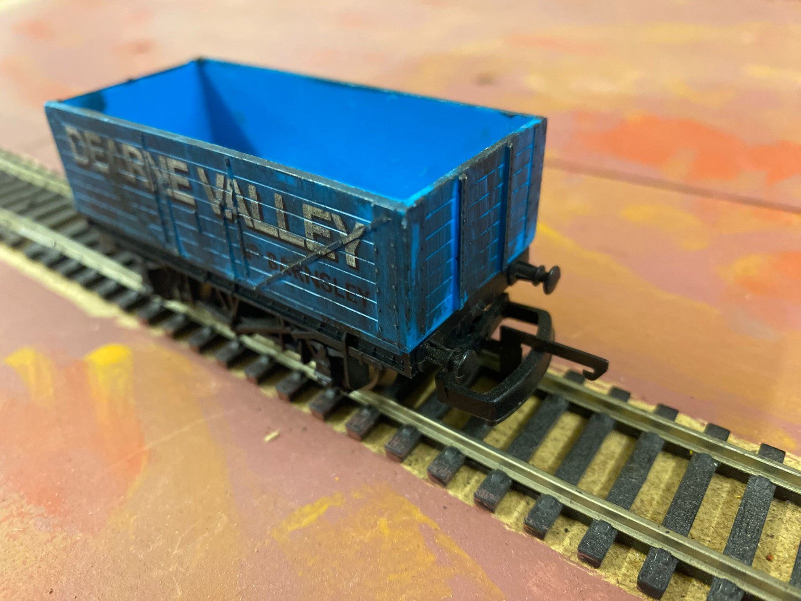 Lima OO Gauge Dearne Valley 7 Plank Wagon