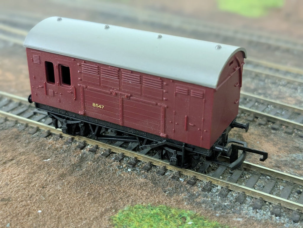 Tri-ang R123 OO Gauge Horse Box Wagon B547