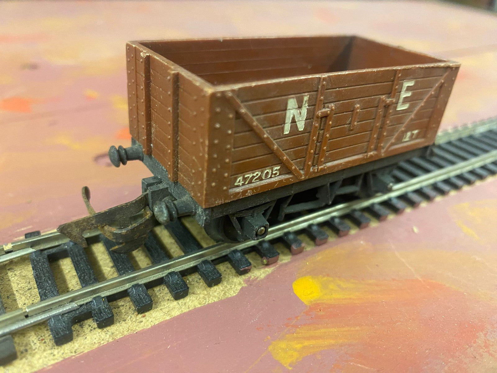 Tri-ang R10/13. OO Gauge. N E 7 plank Open Mineral wagon