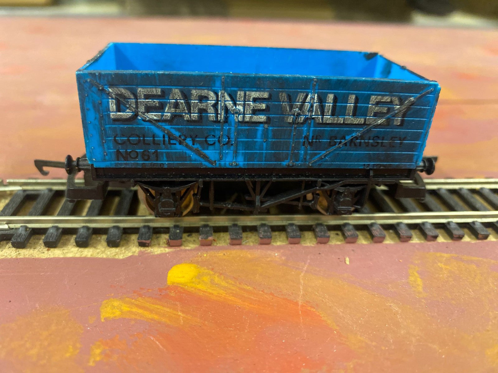 Lima OO Gauge Dearne Valley 7 Plank Wagon