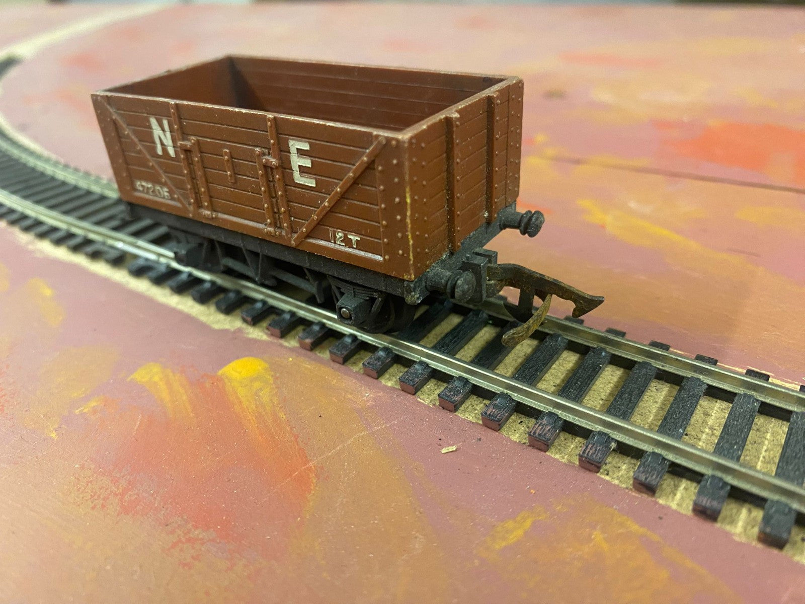 Tri-ang R10/13. OO Gauge. N E 7 plank Open Mineral wagon