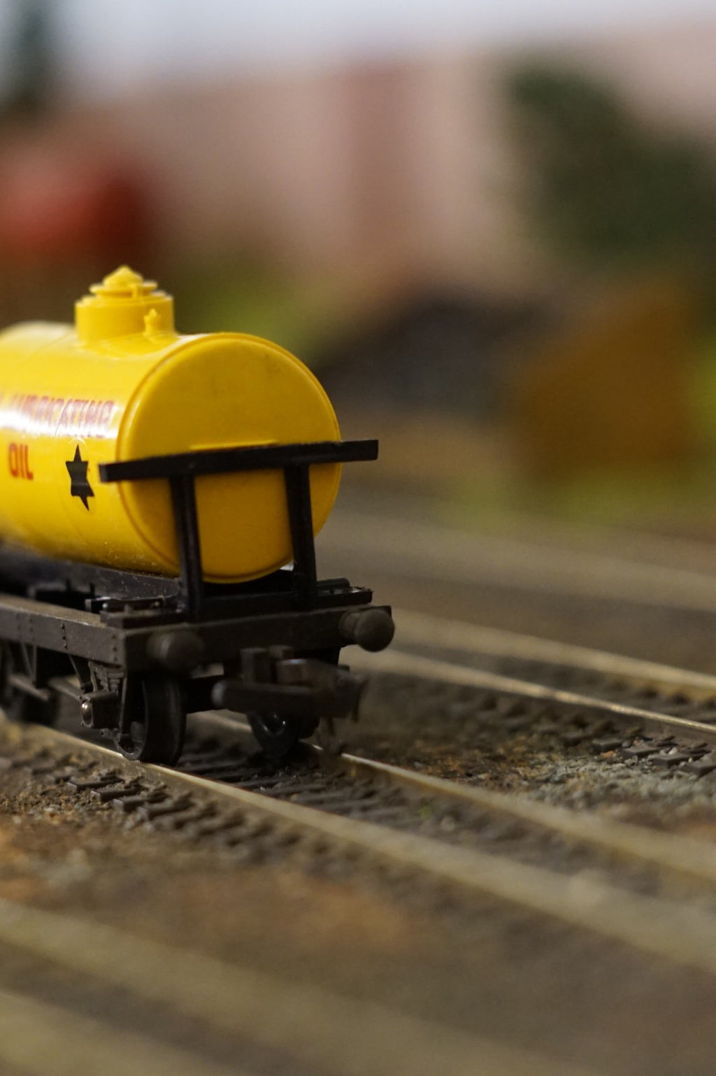 Tri-ang Hornby R211 OO Gauge BR Shell Lubricating Oil Tank Wagon Boxed