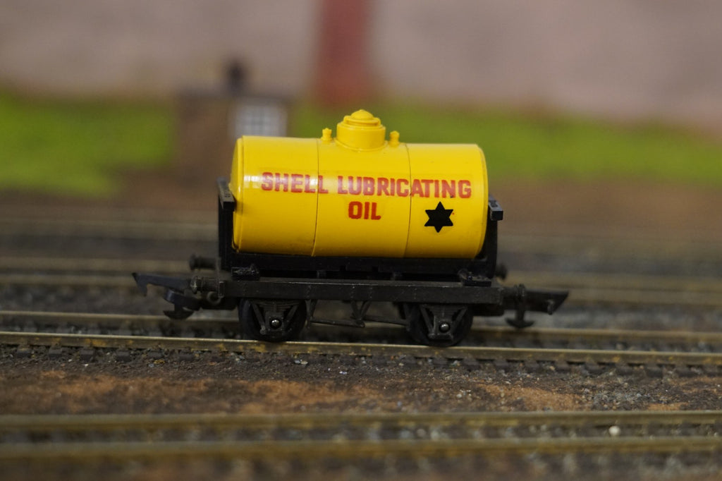 Tri-ang Hornby R211 OO Gauge BR Shell Lubricating Oil Tank Wagon Boxed