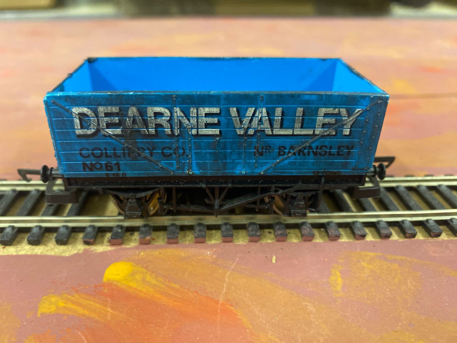 Lima OO Gauge Dearne Valley 7 Plank Wagon