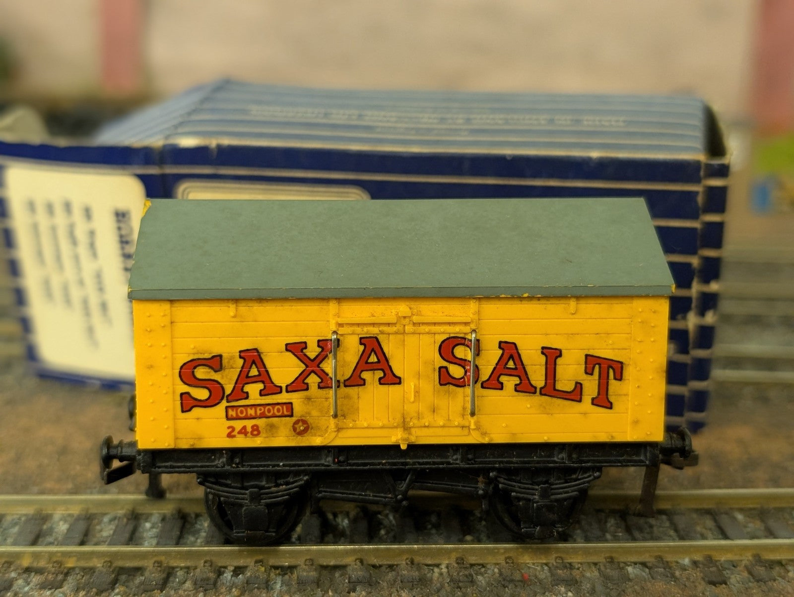 Hornby Dublo 32068 OO Gauge SD6 Saxa Salt Box Van Boxed